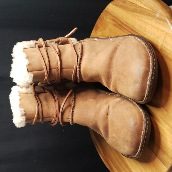 UGG 'Caspia' Winter Boots - Women's size 8 - Picture 2 of 13